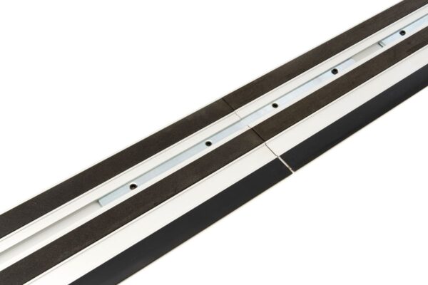 HBM 3 x 330 mm. Linialen Set Voor de HBM 115 mm Professionele 1050 Watt Invalzaag, Liniaalzaag met 3 x 330 mm. Liniaal en 4 Zaagbladen - Afbeelding 2