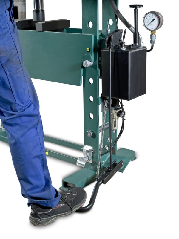 Compac werkplaatspers met voetbediening 25 Ton - Afbeelding 5