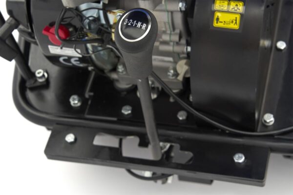 HBM Professionele 4 Takt 15 PK - 420 cc Benzine Hakselaar - Houtversnipperaar op Rupsbanden - Afbeelding 21