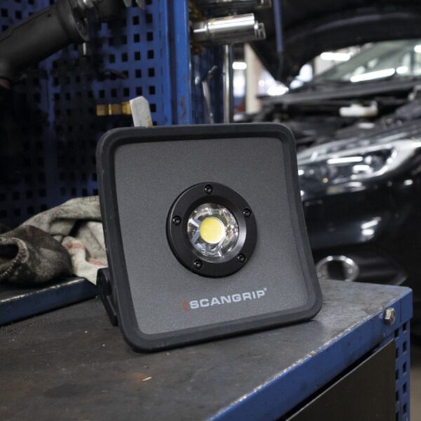 Scangrip Nova R Oplaadbare en Dimbare LED Bouwlamp 2000 Lumen - Afbeelding 7