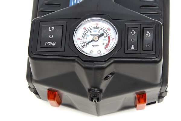 HBM Electrische 12 Volt 1,5 Ton Autokrik Met LED Verlichting Inclusief Slagmoersleutel 12 Volt in Hand - Image 23