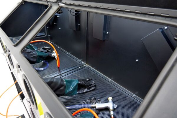 HBM SBC 880 Dubbele Straalcabine Met 2 Afzuigers - Image 25